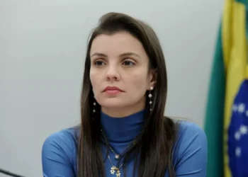 Câmara aprova projeto que garante aposentadoria a mulheres do campo classificadas como donas de casa