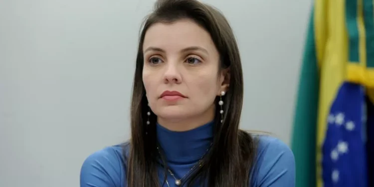 Câmara aprova projeto que garante aposentadoria a mulheres do campo classificadas como donas de casa