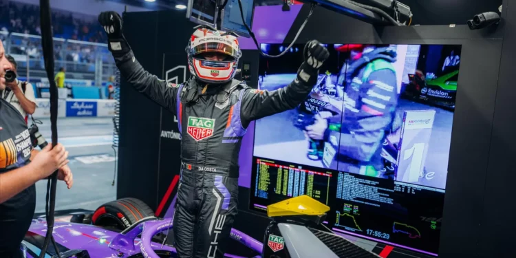 Félix da Costa termina temporada em quinto e dá títulos à Porsche