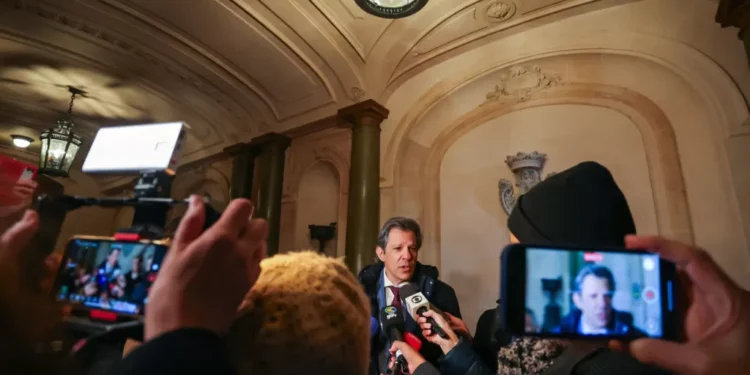 Haddad diz que governo foi ‘pego de surpresa’ com decisão sobre IOF e nega crise com o Congresso