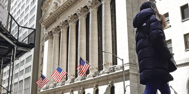 Wall Street arranca com ganhos ligeiros