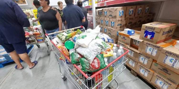 Preço da cesta básica cai em 15 das 27 capitais em julho