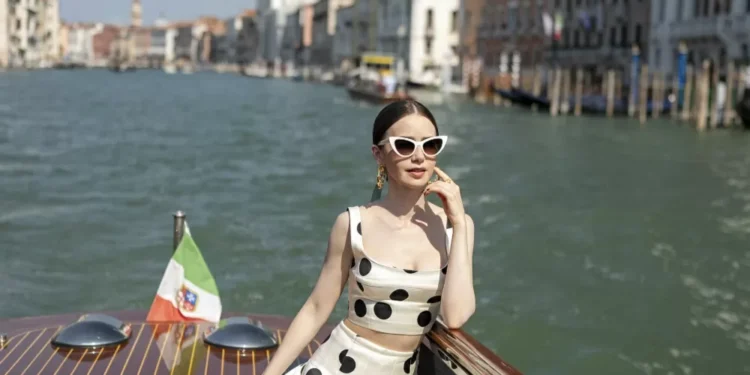 Netflix divulga data de estreia e primeiras imagens da 5ª temporada de ‘Emily em Paris’