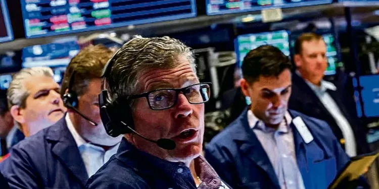 Bolsas escorregam após alívio das tensões no leste europeu