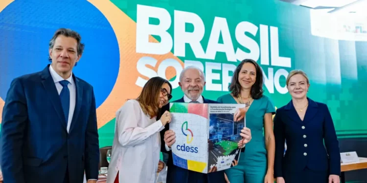 Haddad comenta pressão de multinacionais e diz que país não pode ‘nem sonhar em privatizar o Pix’