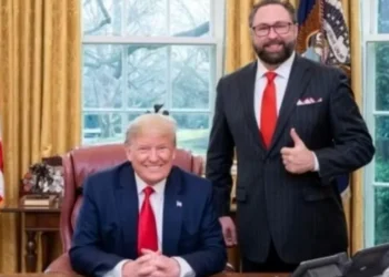 Conselheiro de Trump diz que não vai descansar até que Bolsonaro seja libertado