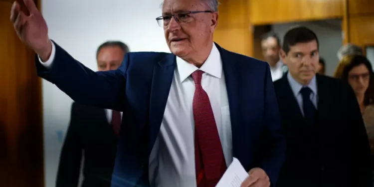 Geraldo Alckmin se reúne com setor de alimentos para debater aumento de tarifas