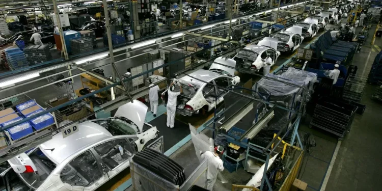 Produção industrial opera acima do nível pré-pandemia em oito dos 15 locais pesquisados, diz IBGE