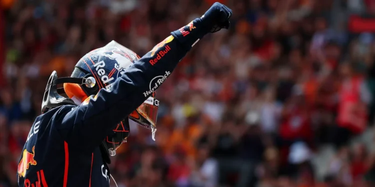 Verstappen fica na Red Bull para 2026. “Algumas pessoas na F1 gostam de criar drama”
