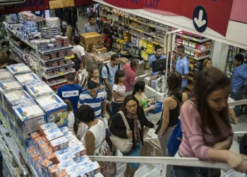 Varejo está em nível 9,3% acima do pré-pandemia, aponta IBGE
