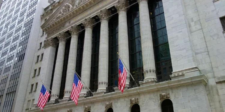 Wall Street fecha sem rumo. Investidores aguardam por Jackson Hole