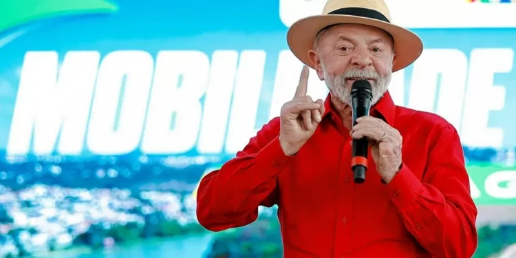 ‘Brasil não quer ser tratado como moleque’, diz Lula sobre tarifaço e falta de diálogo com os EUA