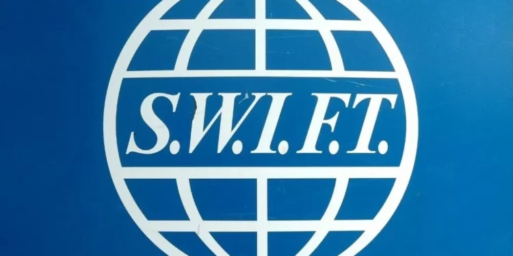 Brasil pode sofrer sanções no Swift? Reação à Lei Magnitsky gera temor no país