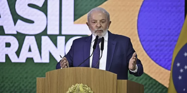 Lula assina MP, anuncia R$ 30 bi em crédito para setores afetados por tarifaço e diz que ‘soberania do Brasil é intocável’