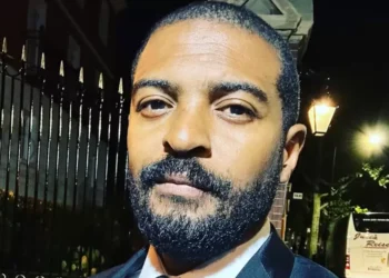 Ex-ator de ‘Doctor Who’ é preso em Londres