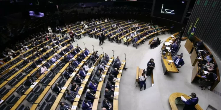 Isenção do IR e taxação das bets: como deputados e senadores votam as pautas econômicas