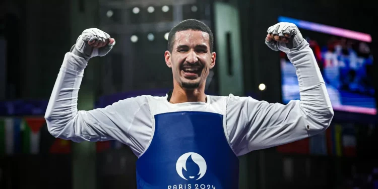 Edival Pontes, o Netinho, é vice-campeão mundial de taekwondo na China