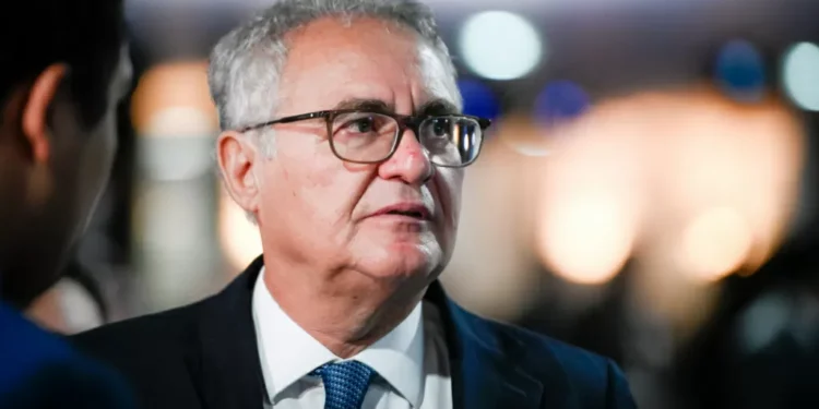 IR: Renan Calheiros cobra números da Fazenda de impacto social e avalia mudanças