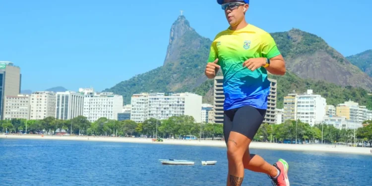 Carioca aproveita prova de rua para visitar o Cristo pela primeira vez