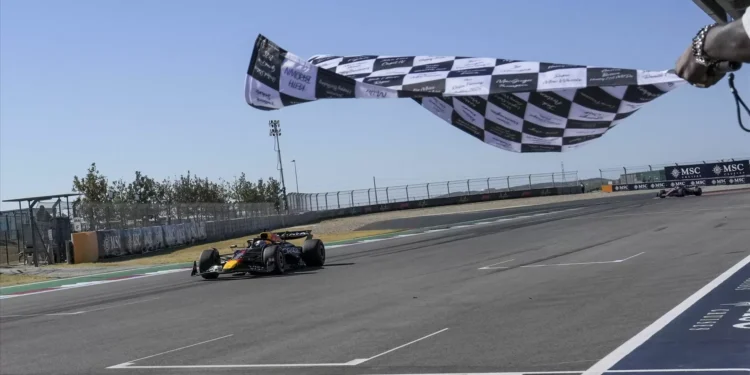 Verstappen ganha em Austin e está mais perto do líder Piastri