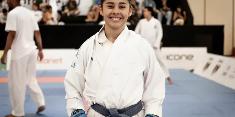 Atleta-estudante da UFPR compete nos JUBs por bicampeonato no karatê