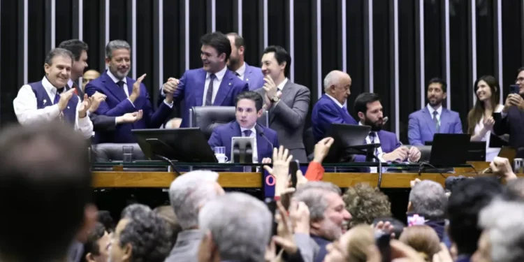 Isenção do IR: Entenda o que muda com a aprovação do projeto