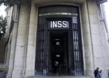 CMO aprova crédito de R$ 3,3 bi para ressarcir aposentados vítimas de fraudes