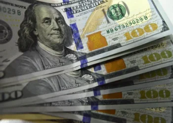 Dólar sobe e Ibovespa inicia outubro em queda em meio a ‘shutdown’ nos EUA