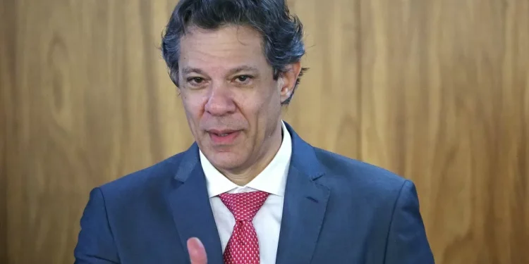 Haddad diz que cumpriu a meta fiscal em 2024, cumprirá também neste ano e no próximo