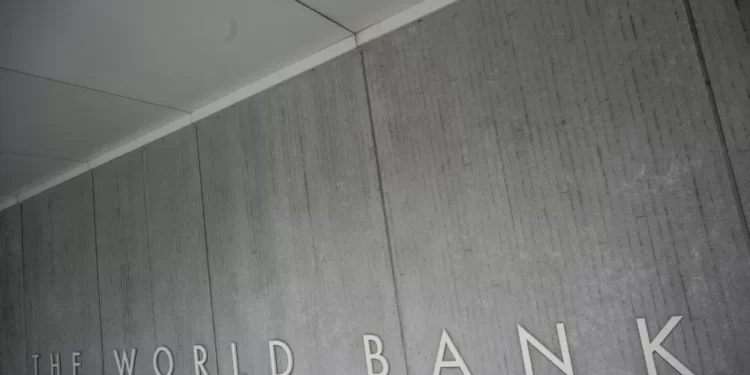 Brasil deve crescer 2,4% em 2025, diz Banco Mundial