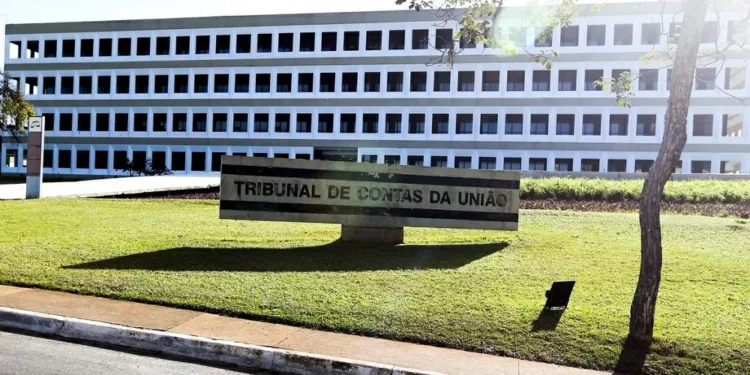 TCU suspende exigência de governo buscar centro da meta fiscal em 2025