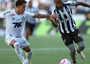 Botafogo fica duas vezes à frente, mas cede empate ao Santos no Rio