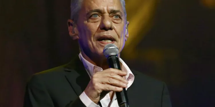 Chico Buarque, Tony Belotto e Raphael Montes estão entre os finalistas do Jabuti 2025