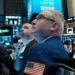 Wall Street abre sem rumo definido