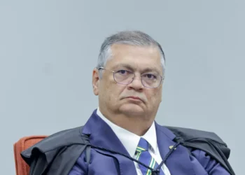 Dino vota para anular regra que reduziu aposentadoria por invalidez