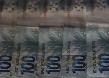 Saiba como resgatar dinheiro investido no Banco Master