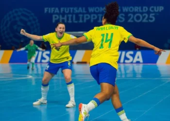 Brasil goleia Irã na estreia da Copa do Mundo de futsal feminino
