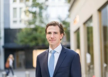 UBS antevê mais de 4 triliões de dólares de investimentos adicionais em IA até 2030