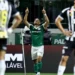 Vitor Roque decide e Palmeiras vence clássico com Santos no Brasileiro