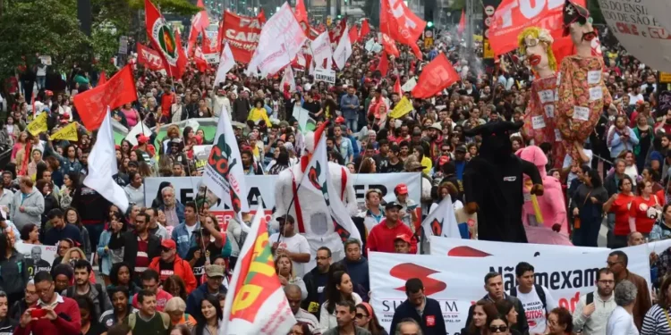 Isenção do IR é vitória dos trabalhadores, afirmam centrais sindicais