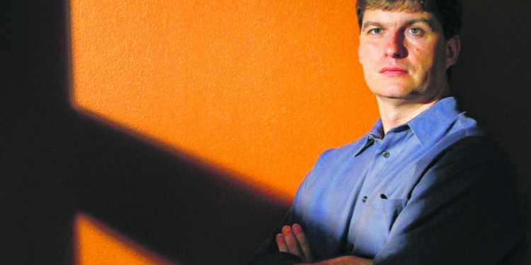 Michael Burry que apostou contra Nvidia e Palantir encerra fundo devido a “avaliações desconectadas com o mercado”