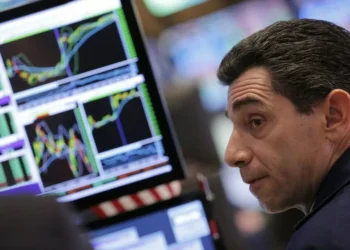 Wall Street abriu em alta animada com tecnológicas mas com Nike a cair