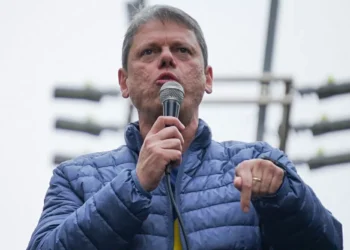 Tarcísio bate na tecla da recessão econômica: ‘Brasil enfrenta crise fiscal contratada’