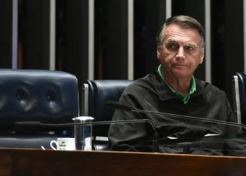 Jair Bolsonaro segue preso — por quanto tempo, nem a Justiça brasileira pode garantir.