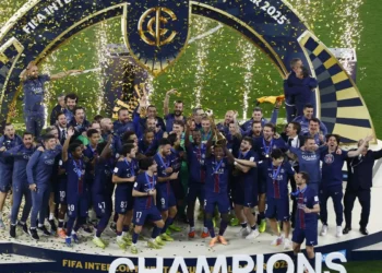 Flamengo perde para PSG e vê sonho do bi mundial ser adiado