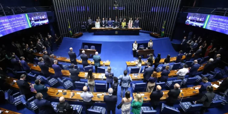 CMO aprova Orçamento com R$ 6,5 tri em despesas e salário mínimo de R$ 1.621