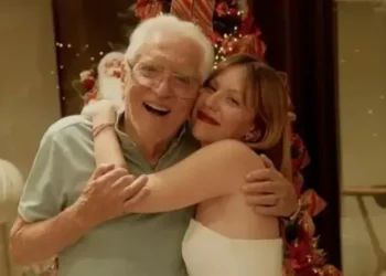 Aos 24 anos, Bruna Furlan, neta de Carlos Alberto de Nóbrega, é diagnosticada com câncer de mama