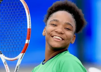 Vitória Miranda é eleita a melhor tenista jovem da temporada 2025