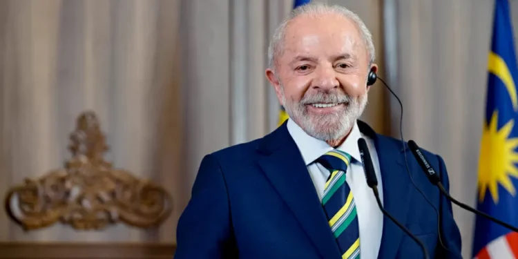 No apagar das luzes, Lula sanciona Orçamento de 2026 com vetos e emendas e foco em programas sociais