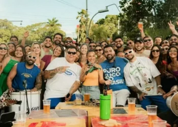 ‘P do Pecado’, do Grupo Menos é Mais, lidera ranking de músicas mais ouvidas no streaming em 2025